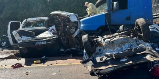 Acidente entre carreta, caminhão e quatro carros deixa 4 mortos em Marechal Cândido Rondon