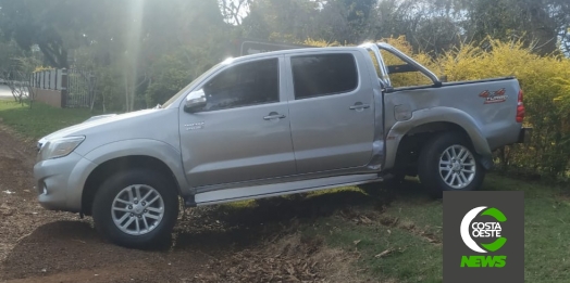 Acidente envolve camionete e carreta na PR 317 em Santa Helena