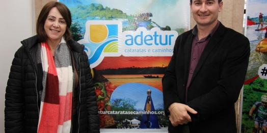 Adetur Cataratas e Caminhos comemora a associação da Cresol Conexão, a 1ª Cooperativa de Crédito a fazer parte da história da Instituição