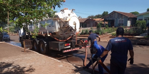 Administração Inicia limpeza de bueiros e galerias em Missal