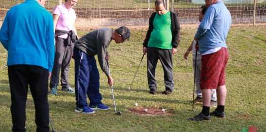 Alunos da Apae de Missal estão praticando Golf