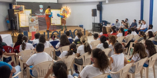 Alunos de São Miguel participam de teatro sobre educação financeira