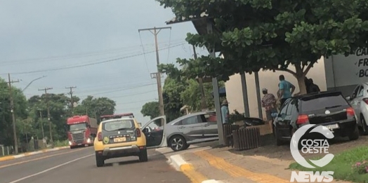 Assaltantes levam camionete e dinheiro em mercado no interior de Santa Helena