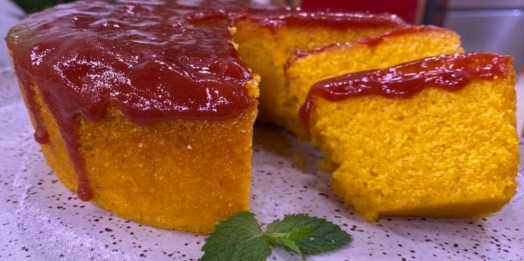 Bolo de Cenoura com fubá