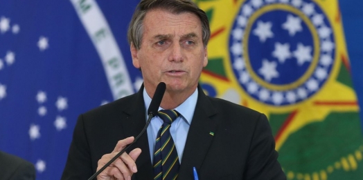 Bolsonaro assina decreto que cria Comitê de combate à pandemia