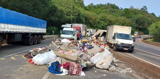 BR-277 em Matelândia: Caminhão tomba e causa Interdição parcial