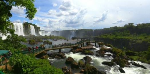 Cataratas do Iguaçu receberam mais de 658 mil visitantes no ano de 2020