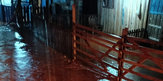 Chuva intensa alaga pontos críticos em São Miguel do Iguaçu