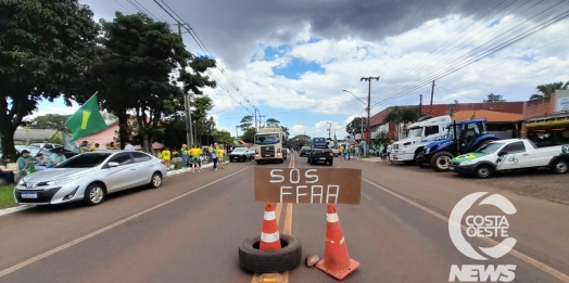 Com portas fechadas, comerciantes de Santa Helena se reúnem em ato pós-eleições