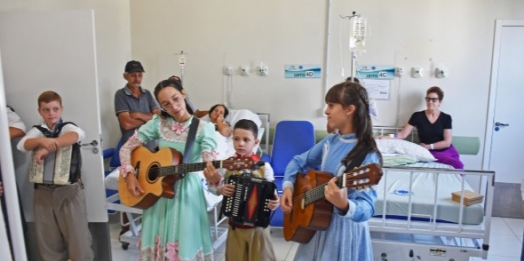 Comitê de Humanização do Hospital e Maternidade Municipal São Miguel Arcanjo realiza ação com os pacientes