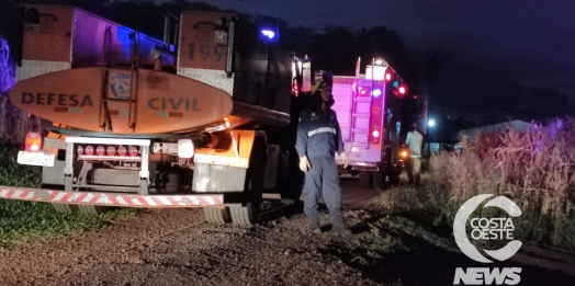 Corpo de Bombeiros e Defesa Civil salvam lavoura de milho de incêndio, na Serra do Mico, em São Miguel do Iguaçu