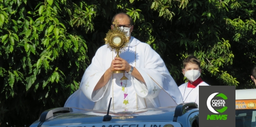 Corpus Christi é celebrado com missa, carreata e doações em Santa Helena