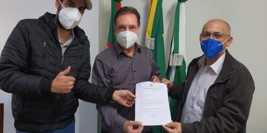 Deputado Ademir Bier entrega emendas de R$ 470 mil para Vera Cruz do Oeste