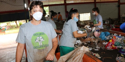 “Está vindo muito resíduo misturado”, afirma Agente Ambiental de Santa Helena