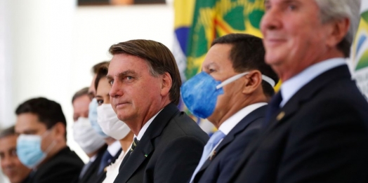 Governo negocia novo auxílio aos informais, afirma Bolsonaro