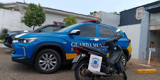 Guarda Municipal de São Miguel do Iguaçu recupera motocicleta roubada e efetua prisão