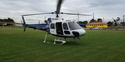 Homem atingido por árvore é transportado pelo helicóptero do Consamu