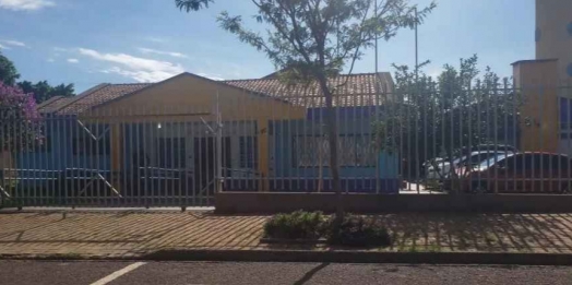 Homem provoca tumulto ao ser proibido de entrar sem calças em CMEI de Cascavel