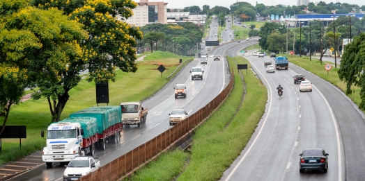 Itaipu e governo do PR assinam convênio para iluminar BR-277 entre Foz e São Miguel