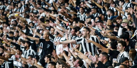 Jogadores do Botafogo provocam Atlético-MG em festa pós-título: 