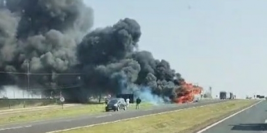 Matelândia: Ônibus pega fogo na BR-277