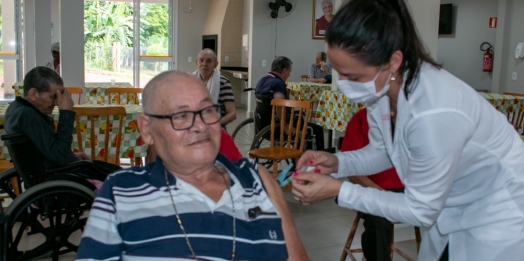 Medianeira começa agendar vacinação de Idosos acima de 64 anos