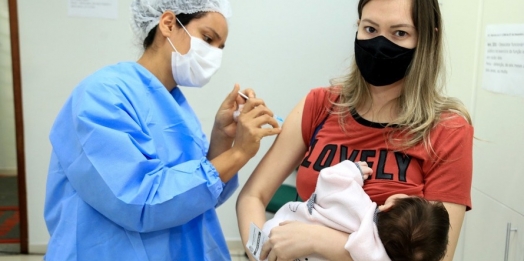 Nova distribuição de vacinas da Pfizer inclui nove municípios do Paraná