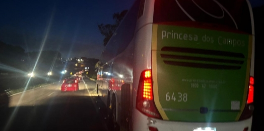 Passageiro é preso por importunação sexual dentro de ônibus na BR-277