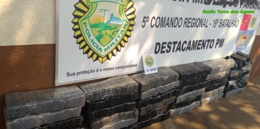 PM de Diamante do Oeste apreende droga e recupera veículo furtado