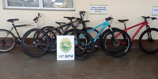 PM de Santa Helena prende duas pessoas e recupera 5 bicicletas e 26 celulares