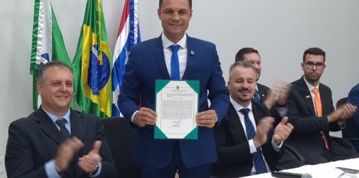 Prefeito França toma posse em Medianeira