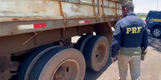 PRF flagra carreta sem freios e com pneus “no arame” em Santa Terezinha de Itaipu