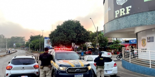 PRF recupera dois carros roubados na Ponte da Amizade