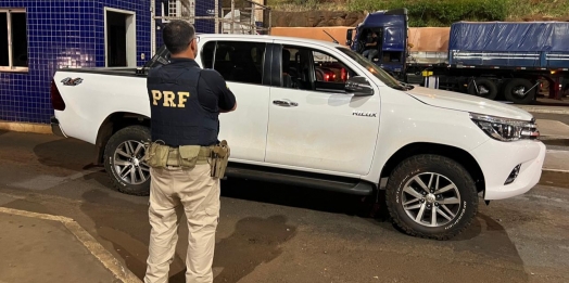 PRF recupera veículo roubado em fiscalização na BR-277