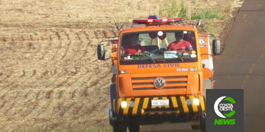 Princípio de incêndio em colheitadeira mobiliza Defesa Civil em Santa Helena