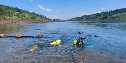 Sanepar contrata mergulhadores para inspecionar tubulação no Rio Paraná e Lago de Itaipu em Santa Helena e região