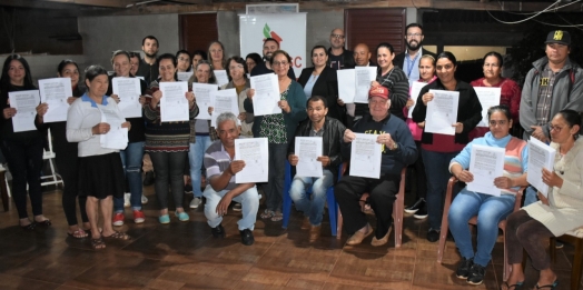 São Miguel do Iguaçu entrega 60 matrículas do REURB para famílias da Cacic, Santa Rosa e Jardim Social