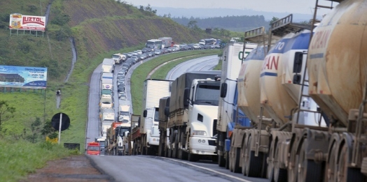 Sindicato dos Transportadores Rodoviários de Foz é contra greve dos caminhoneiros