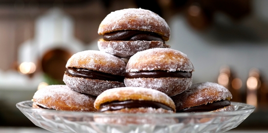 Sonho de bolo de cenoura