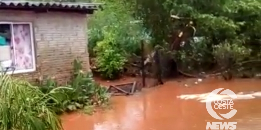 Temporal causa estragos e alagamentos em São Miguel do Iguaçu