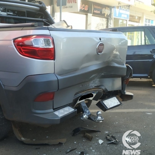 Acidente é registrado durante a madrugada na Av. Brasil, em Santa Helena