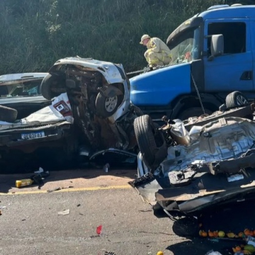 Acidente entre carreta, caminhão e quatro carros deixa 4 mortos em Marechal Cândido Rondon