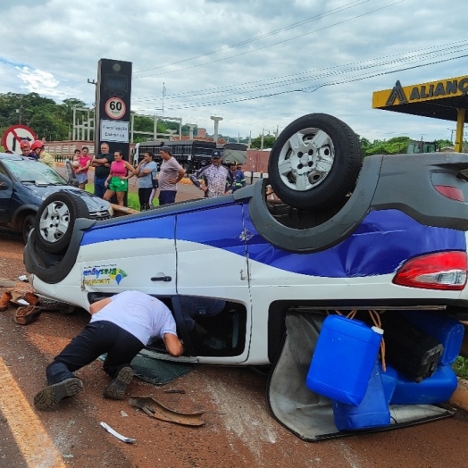 Video: Acidente entre duas Fiat Strada compromete tráfego na BR-277 em São Miguel do Iguaçu