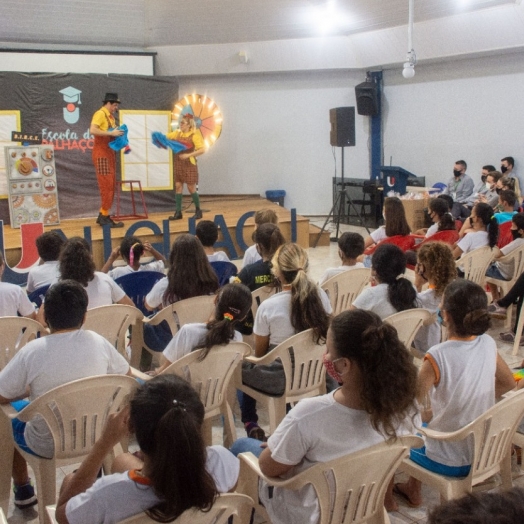 Alunos de São Miguel participam de teatro sobre educação financeira