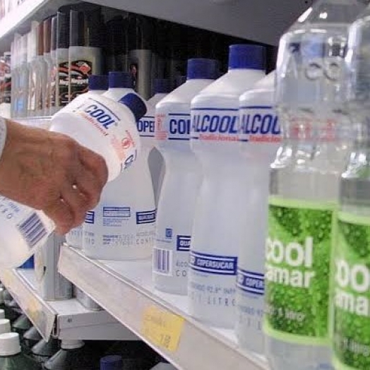 Anvisa volta a proibir venda de álcool líquido 70%