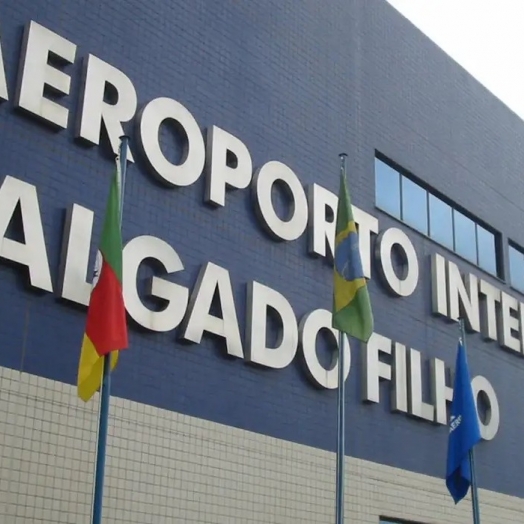 Após enchentes, Aeroporto Salgado Filho reabre nesta segunda no RS