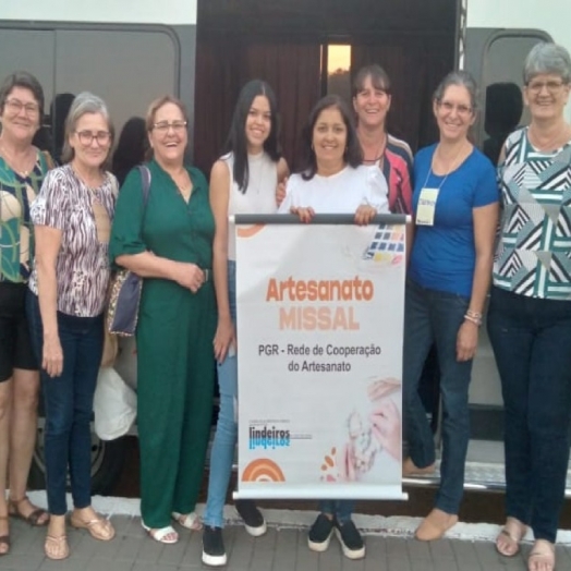 Artesãos de Missal participam de evento para estruturação regional do artesanato