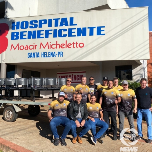 Associação de Motociclistas de Santa Helena repassa cadeiras ao Hospital Beneficente Moacir Micheletto