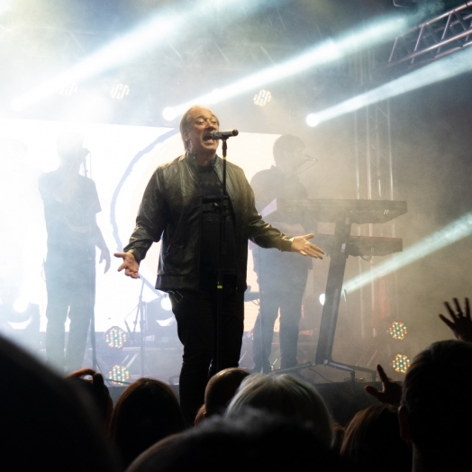 Biquini Cavadão anima público do Balneário em Santa Helena