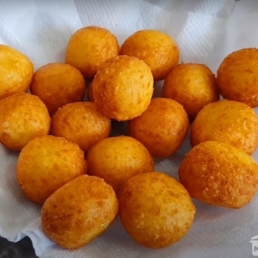 Bolinhas de queijo com apenas 3 ingredientes